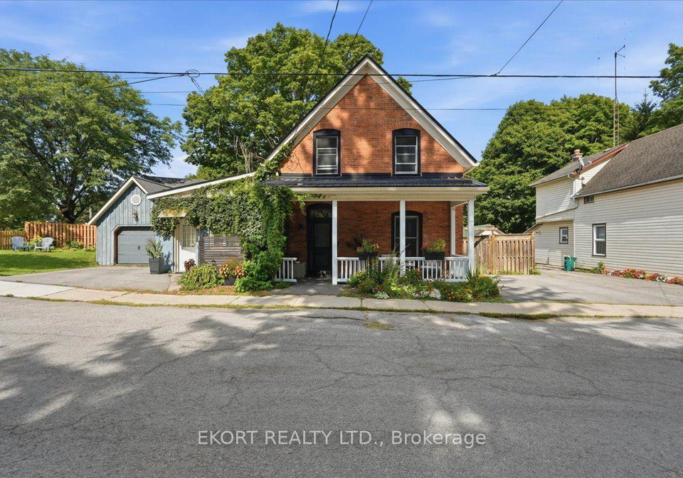 50-elizabeth-street-prince-edward-county-ontario-x13676962