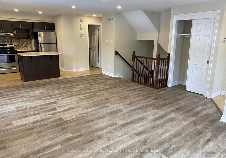 286-titanium-private-ottawa-ontario-x13676986