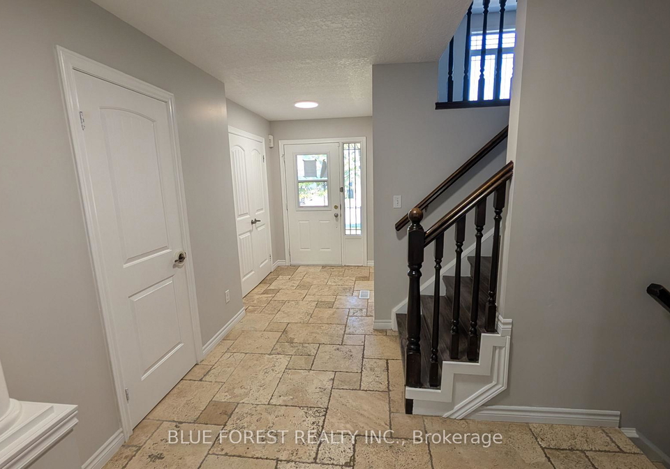 904-frontenac-crescent-woodstock-ontario-x13677502