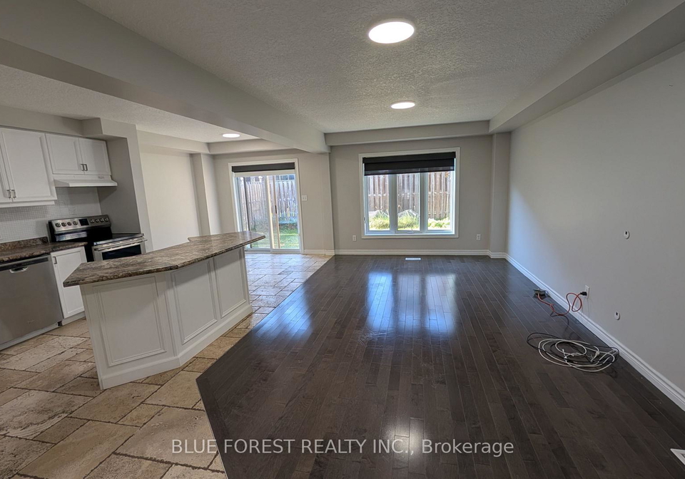 904-frontenac-crescent-woodstock-ontario-x13677502