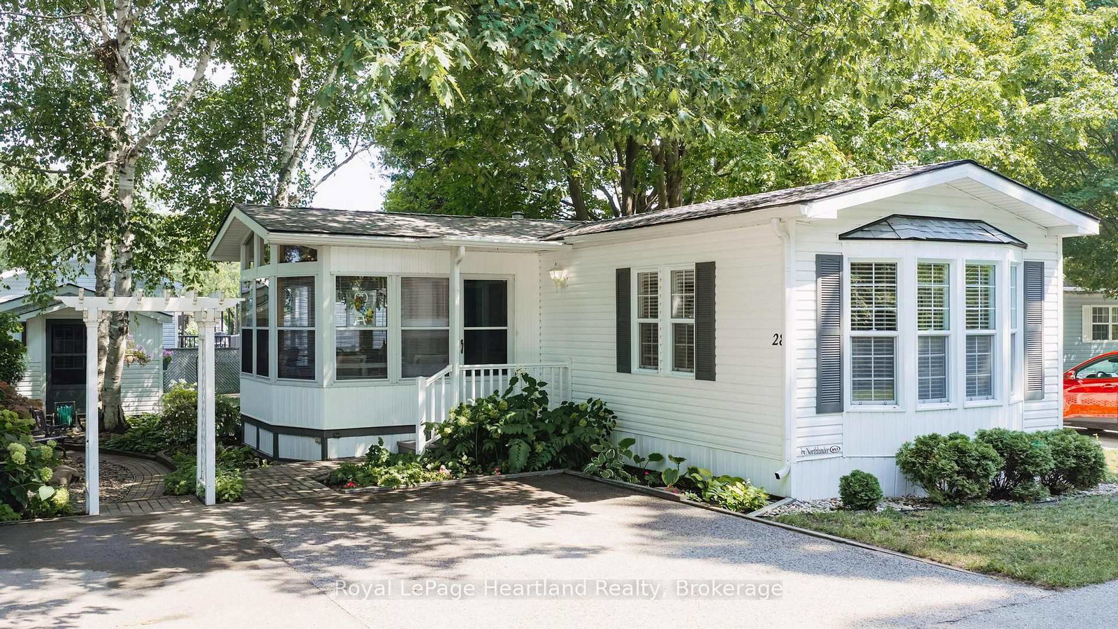 28-iroquois-lane-ashfield-colborne-wawanosh-ontario-x13677684