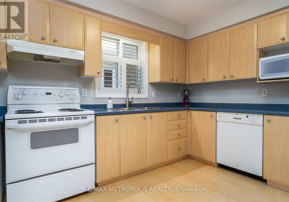 472-hidden-creek-drive-kitchener-ontario-x13677890