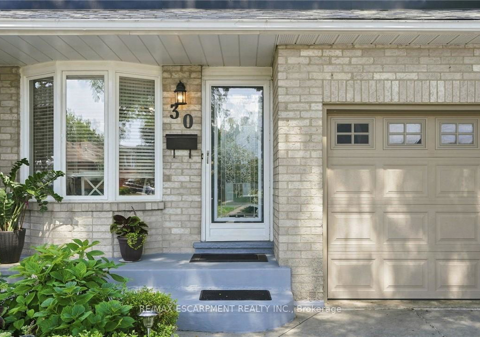 30-twinoaks-crescent-hamilton-ontario-x13678016