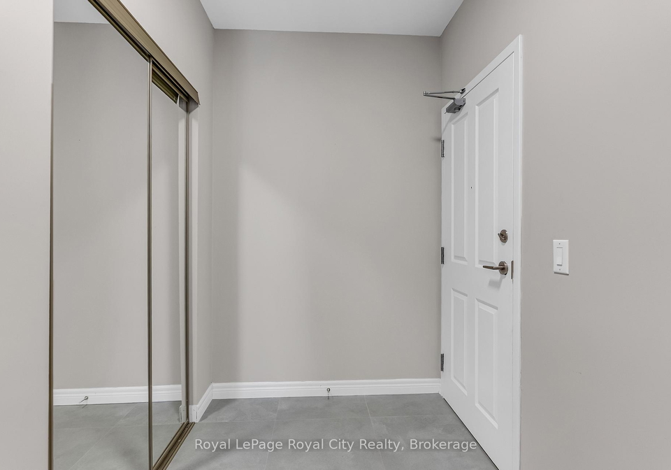 60-wyndham-street-s-guelph-ontario-x13678446