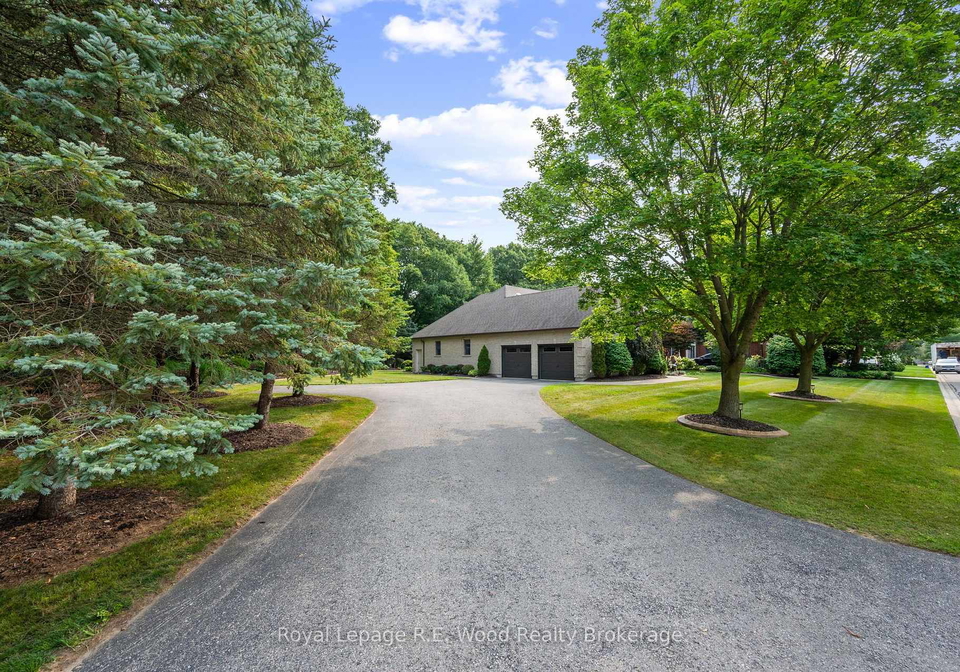 2-whispering-pine-lane-tillsonburg-ontario-x13678574