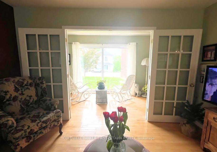 rideau-street-westport-ontario-x13678764
