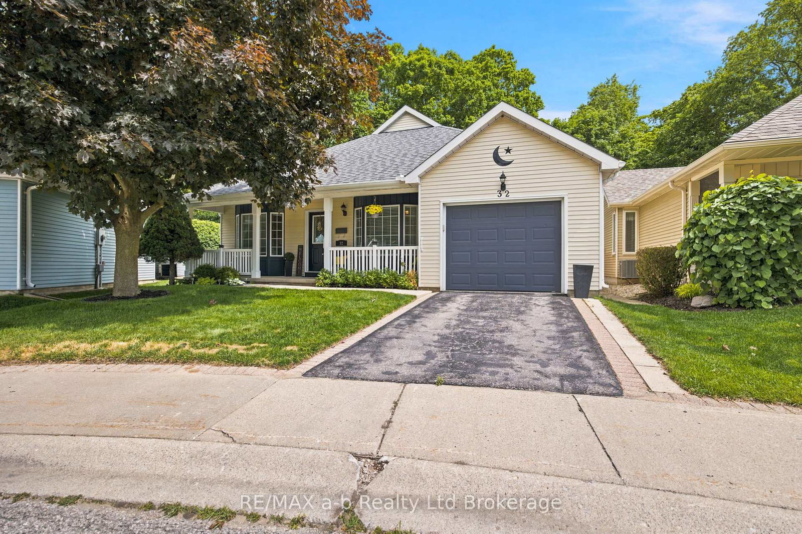 32-wilkins-crescent-tillsonburg-ontario-x13679096