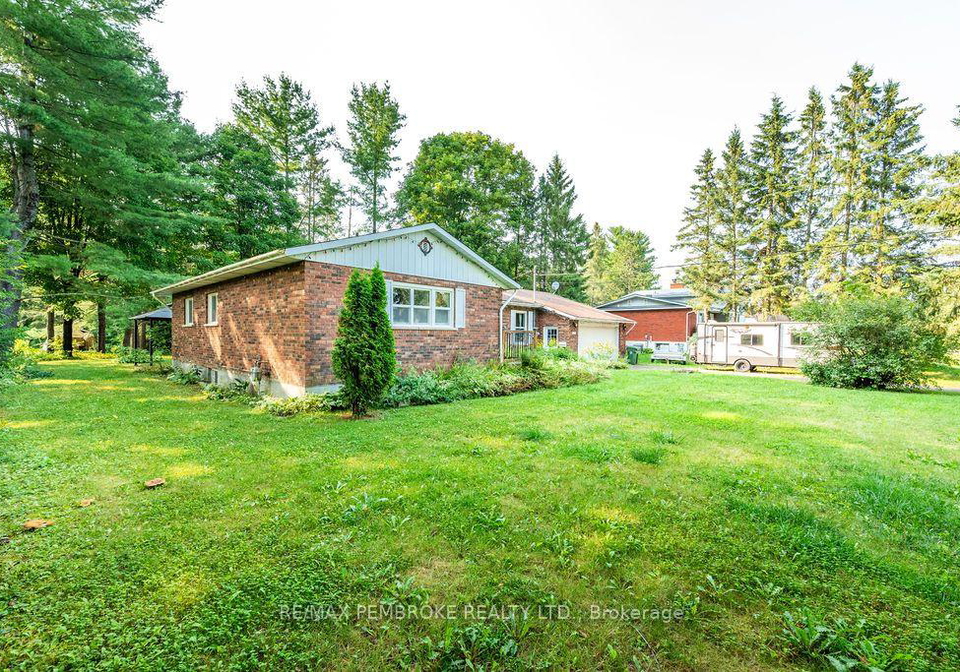 20-meadowbrook-drive-laurentian-valley-ontario-x13679278