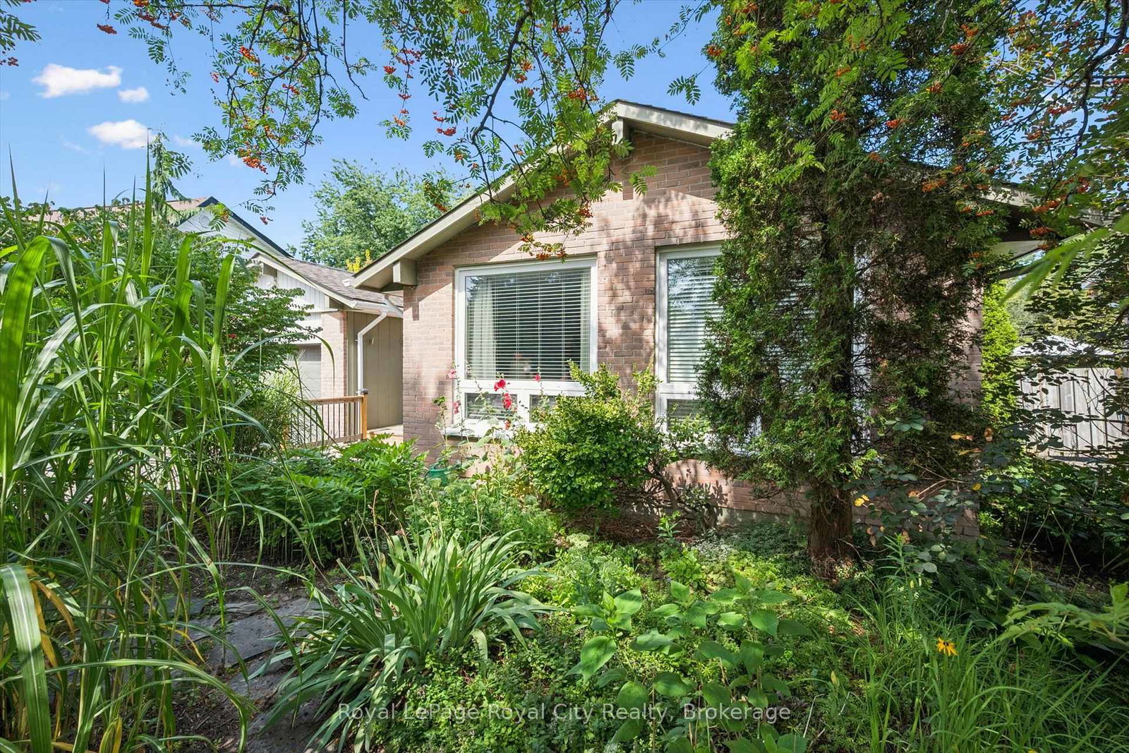 34-pondview-crescent-guelph-ontario-x13679290