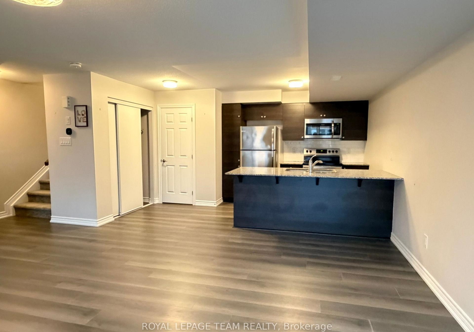 205-zenith-private-ottawa-ontario-x13679578