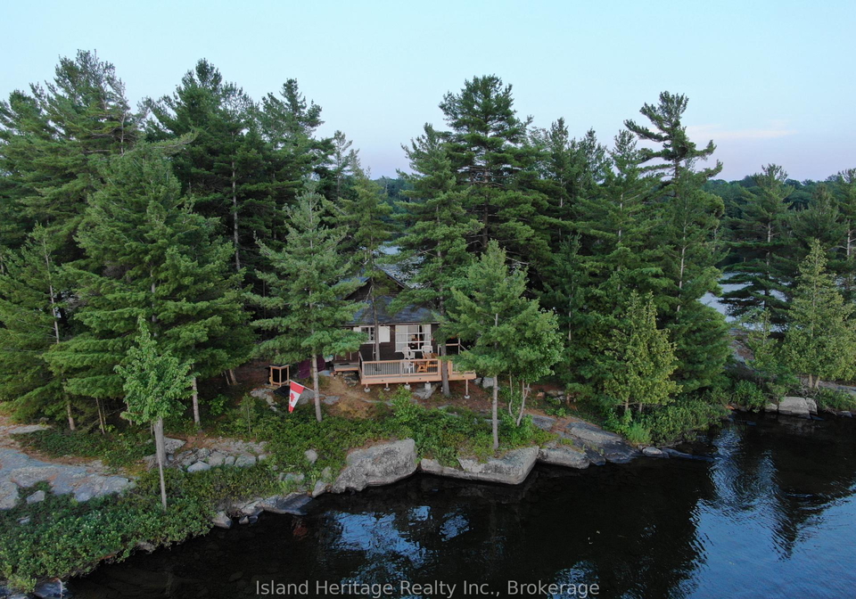 2-trout-lake-island-mcdougall-ontario-x13680410
