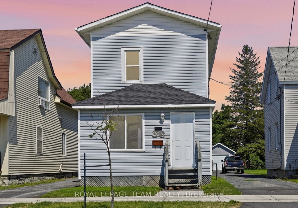 20-12-lawrence-avenue-cornwall-ontario-x13681020