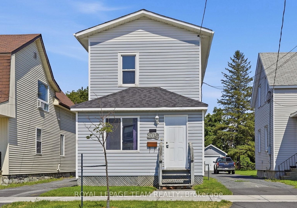20-12-lawrence-avenue-cornwall-ontario-x13681020