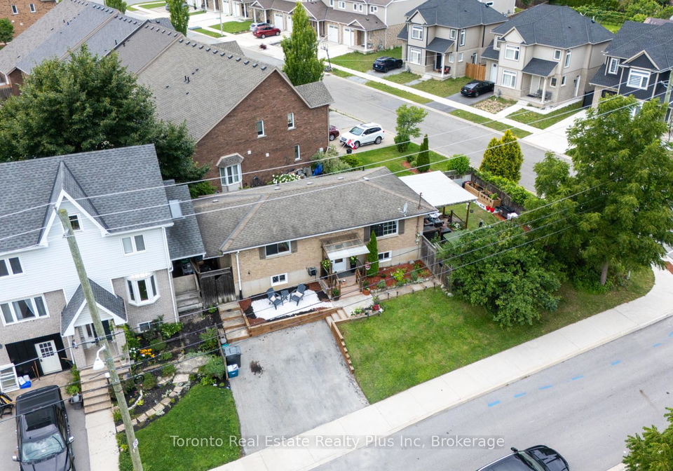 23-moffatt-street-st-catharines-ontario-x13681154