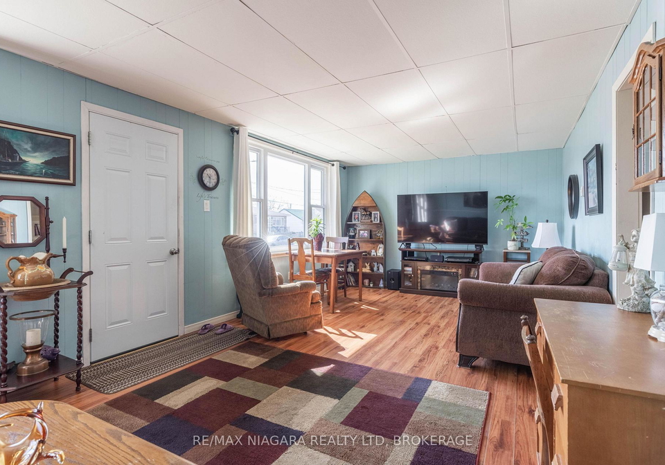42-douglas-street-fort-erie-ontario-x13681616
