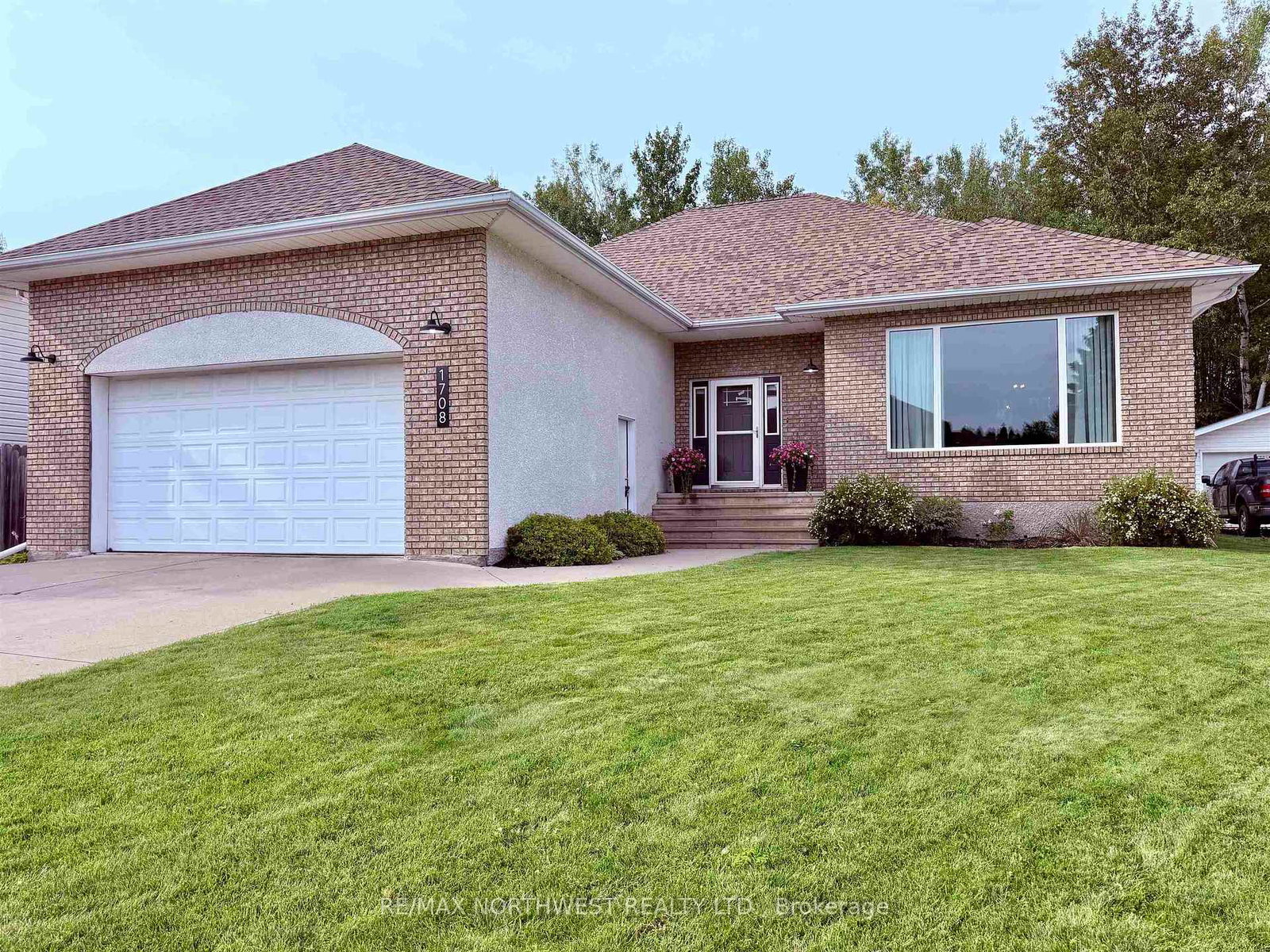 1708-lyndy-place-fort-frances-ontario-x13682296