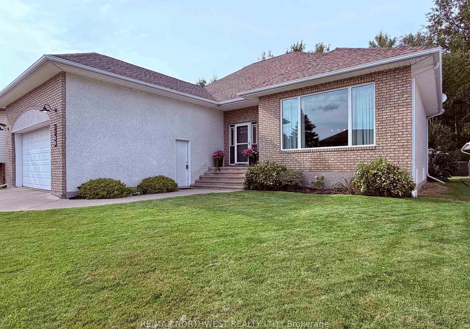 1708-lyndy-place-fort-frances-ontario-x13682296