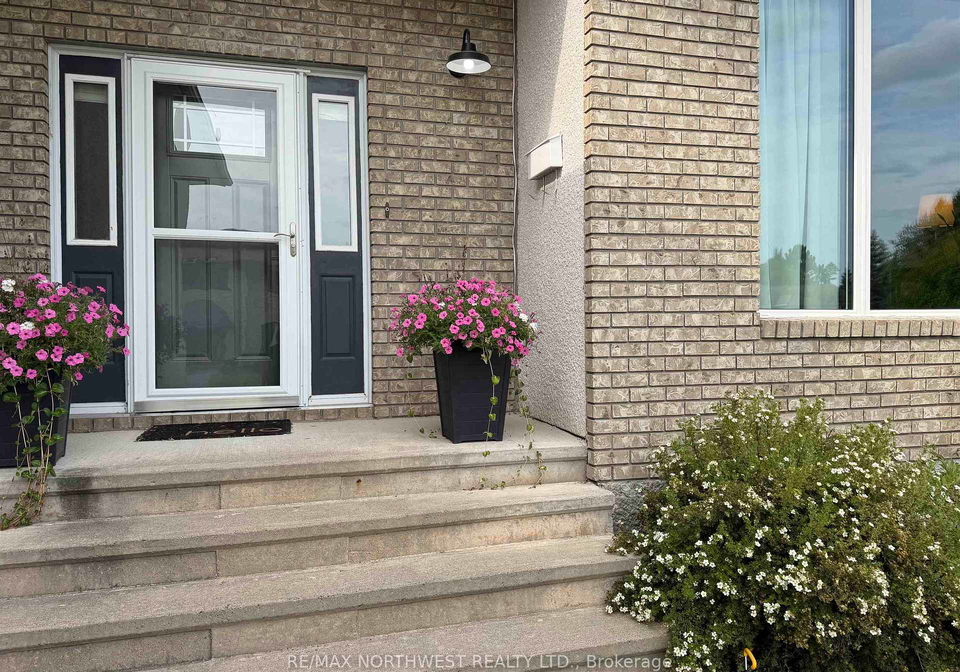 1708-lyndy-place-fort-frances-ontario-x13682296