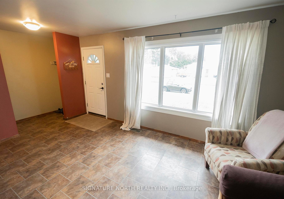 537-churchill-drive-west-thunder-bay-ontario-x13682388