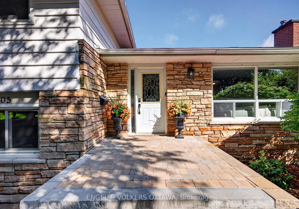 905-garwood-avenue-ottawa-ontario-x13682530