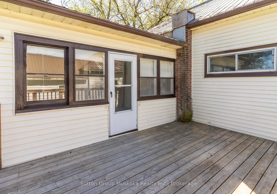 18-susan-street-w-huntsville-ontario-x13682896