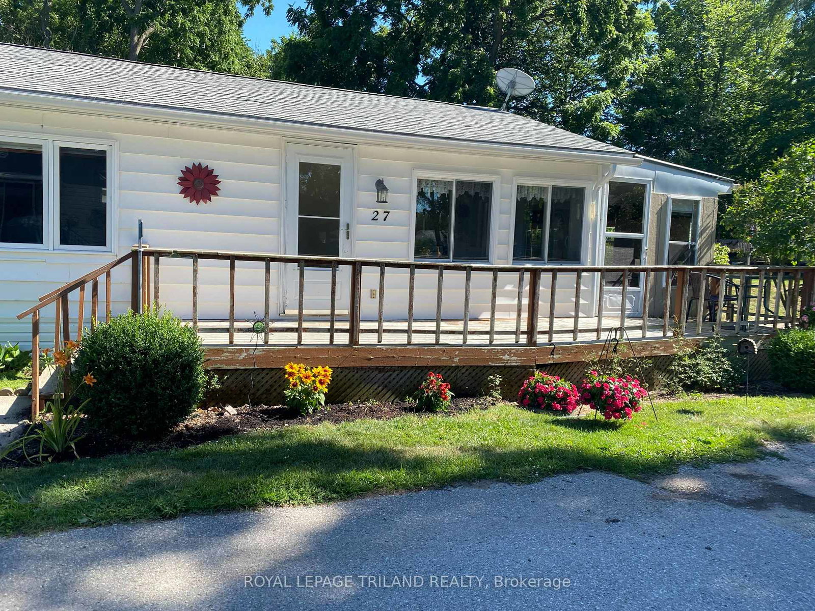 9385-ipperwash-road-lambton-shores-ontario-x13683128