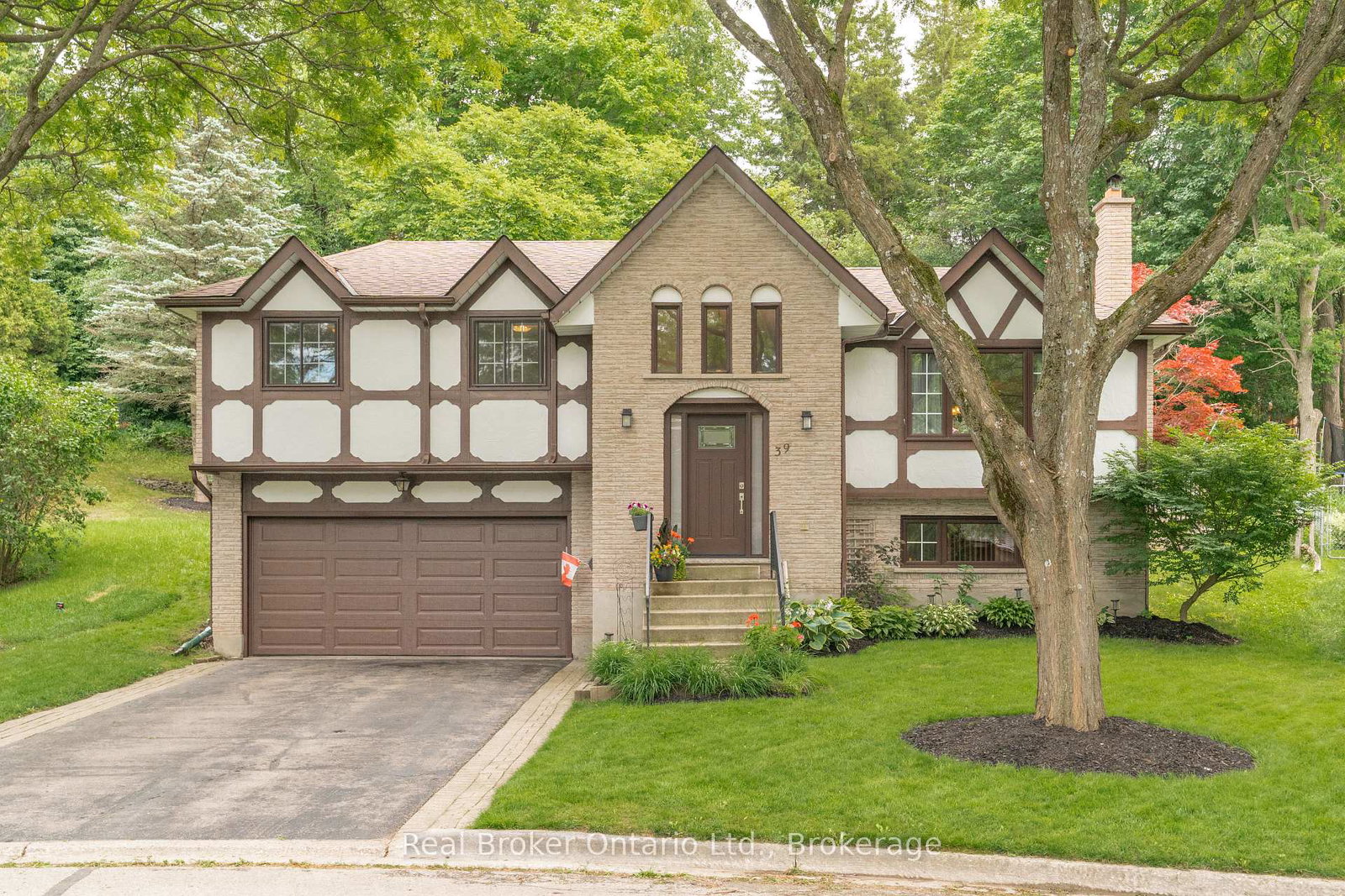 39-wagoners-trail-guelph-ontario-x13683264