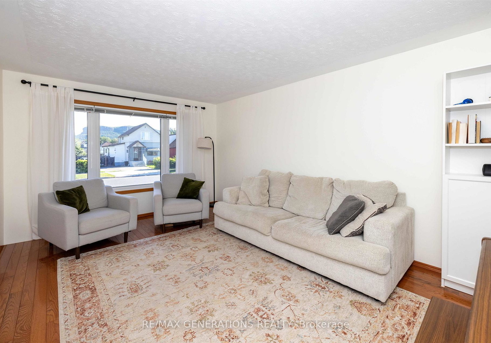 115-mary-street-e-thunder-bay-ontario-x13683702
