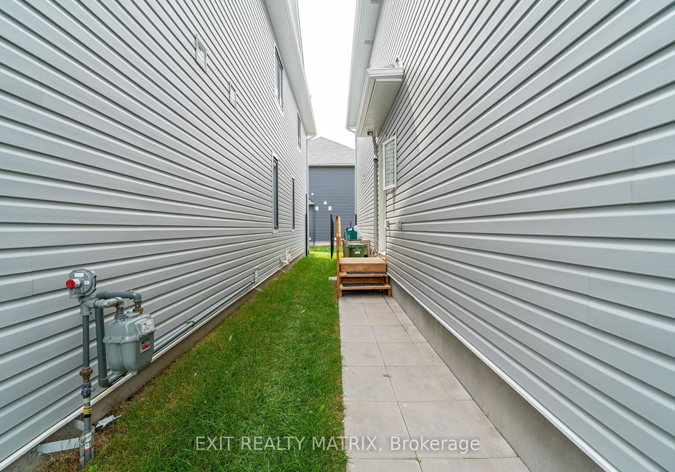 161-massalia-crescent-ottawa-ontario-x13684004