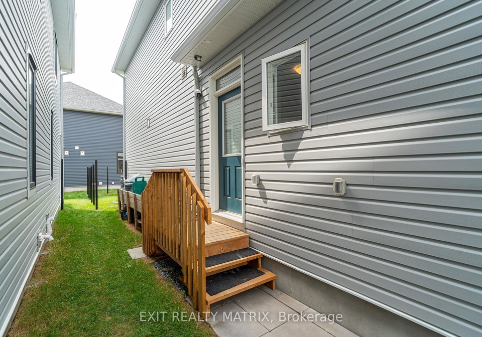 161-massalia-crescent-ottawa-ontario-x13684004