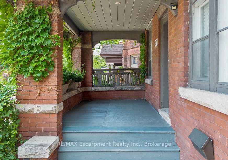 217-caroline-street-s-hamilton-ontario-x13684012