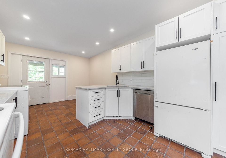 127-henderson-avenue-ottawa-ontario-x13684068