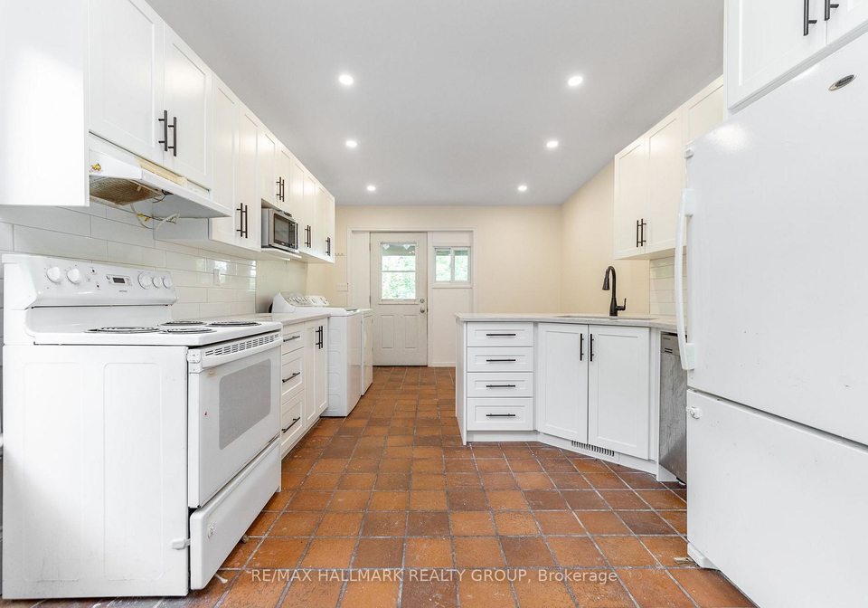 127-henderson-avenue-ottawa-ontario-x13684068