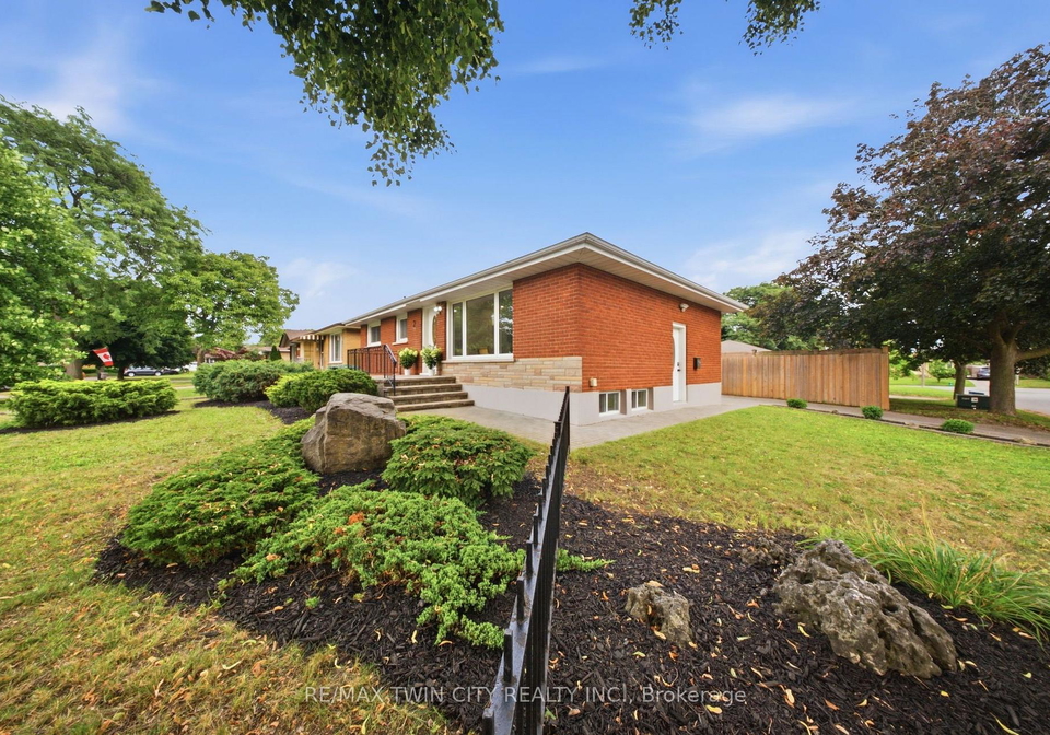 2-frontenac-avenue-brantford-ontario-x13684078