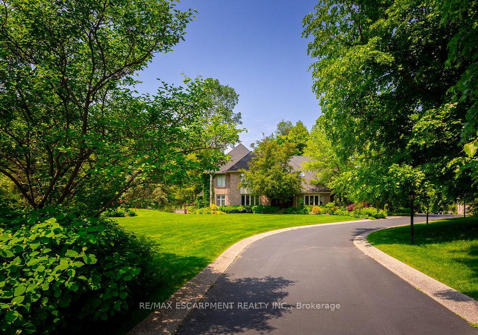 27-blackberry-place-hamilton-ontario-x13684126