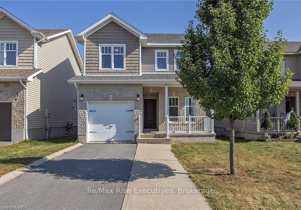 1653-crimson-crescent-kingston-ontario-x13684176