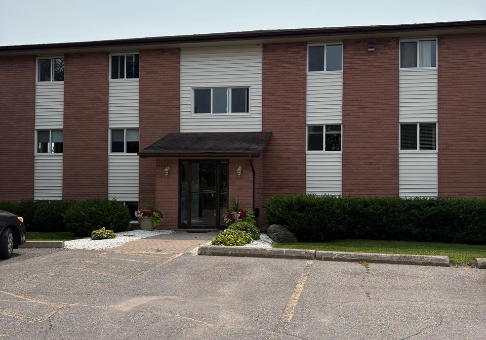 1429-clearview-drive-peterborough-ontario-x13684254
