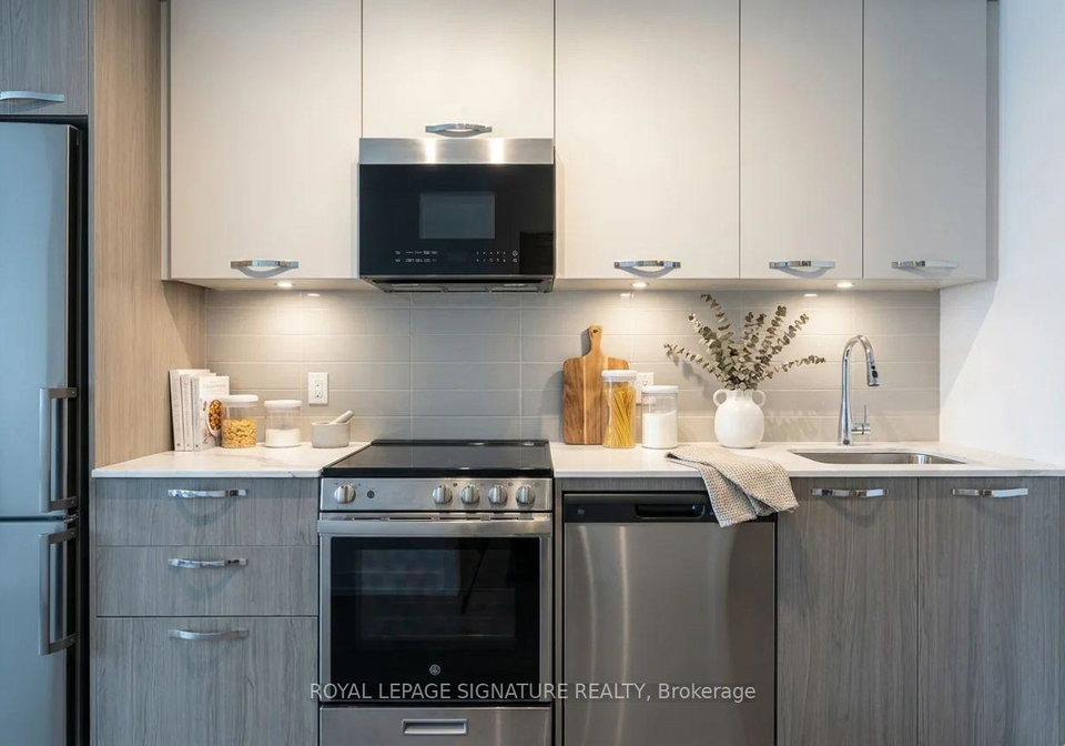 75-james-street-s-hamilton-ontario-x13684374