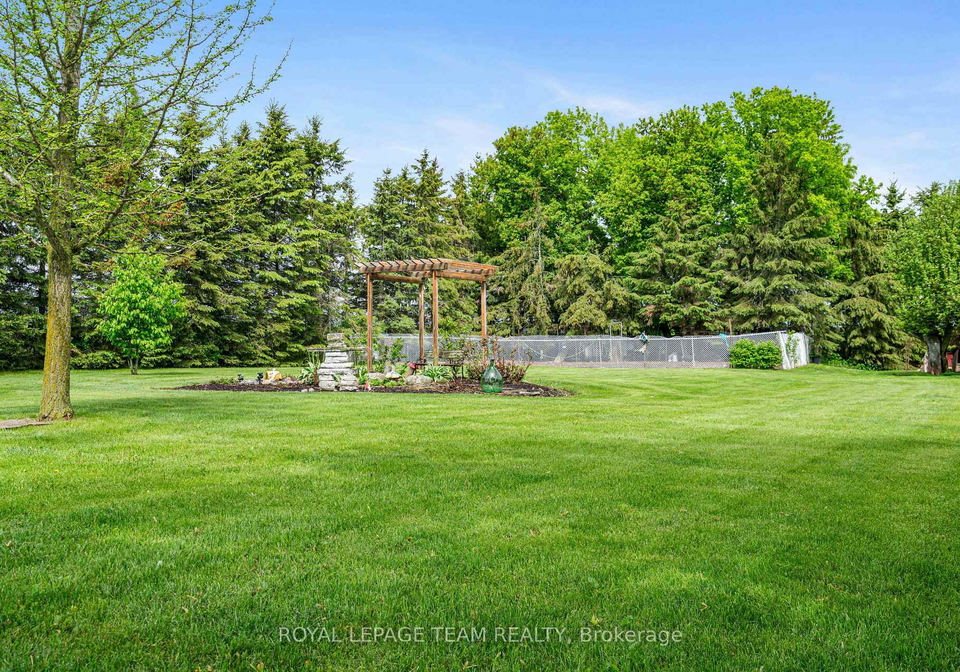 13585-county-9-road-north-dundas-ontario-x13684468