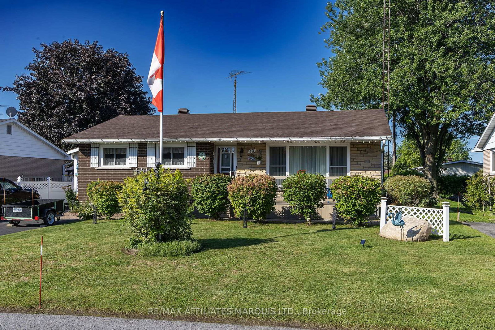19-orchard-way-south-dundas-ontario-x13684598