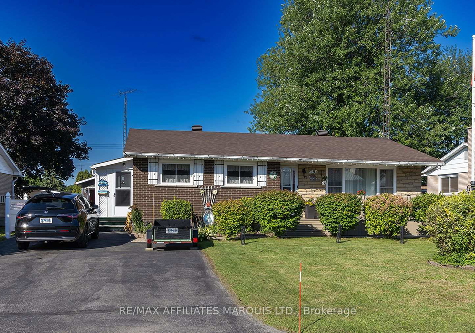 19-orchard-way-south-dundas-ontario-x13684598