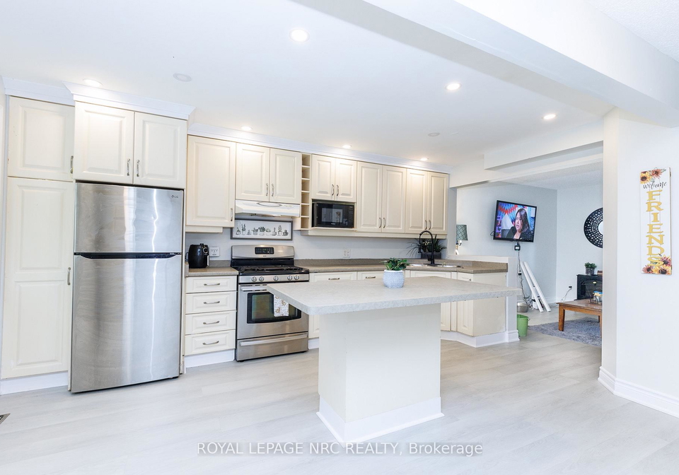 6562-harmony-avenue-niagara-falls-ontario-x13685130