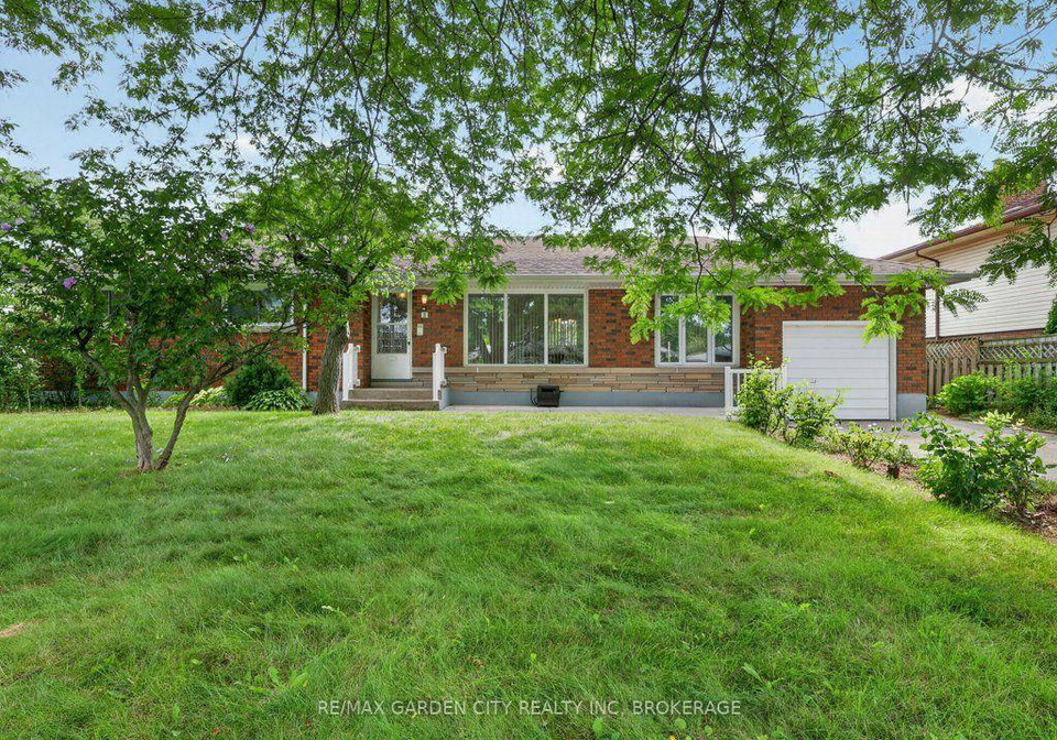 8-champa-drive-st-catharines-ontario-x13685726