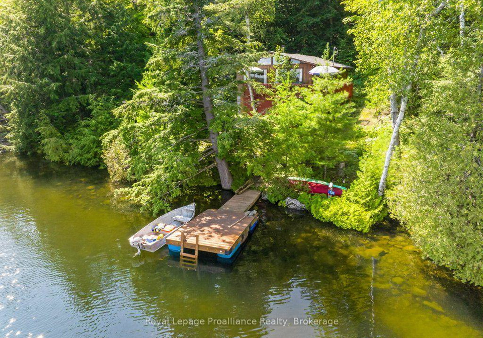 3310-shabomeka-lake-frontenac-ontario-x13686128