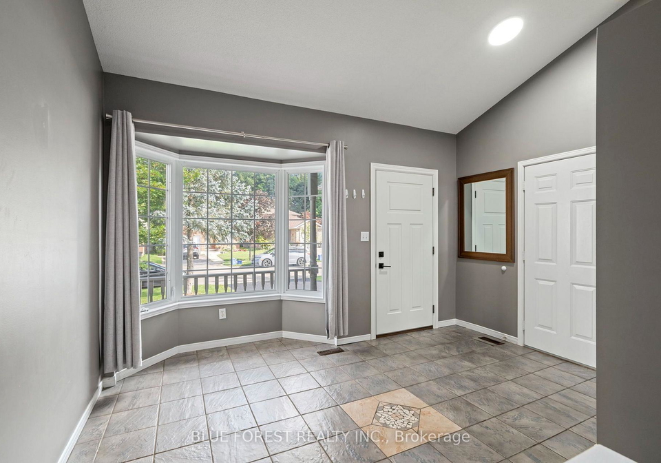 1387-idylwood-road-london-east-ontario-x13686256