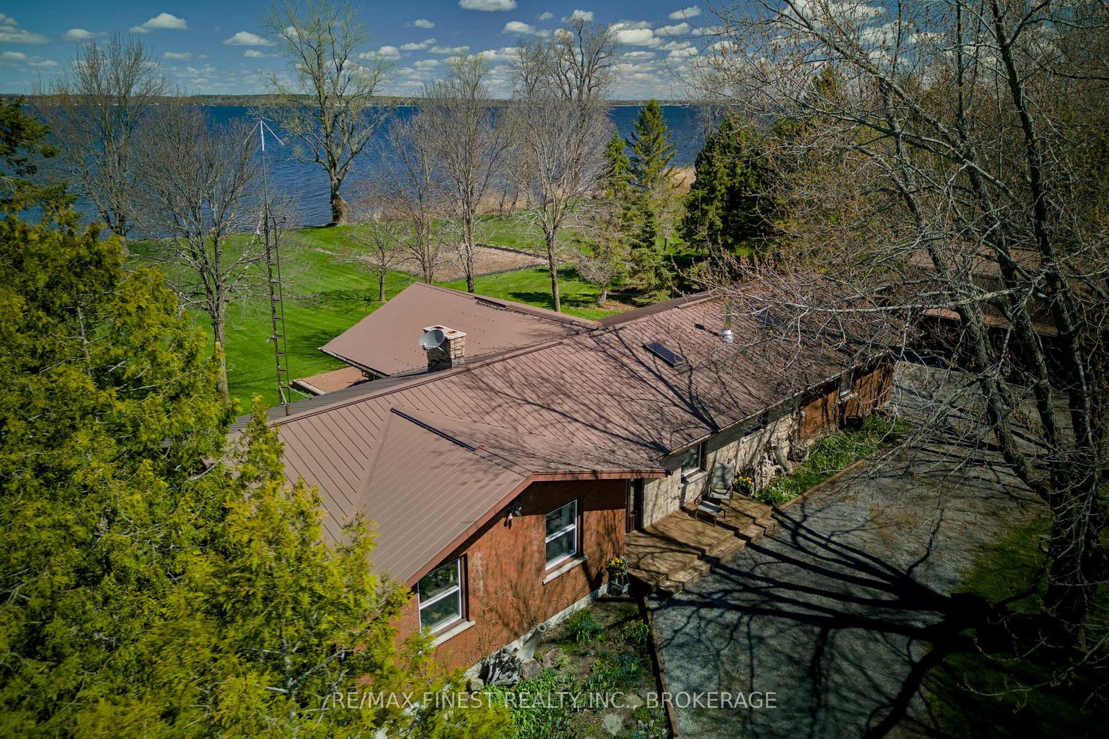 10930-front-road-loyalist-ontario-x13686278