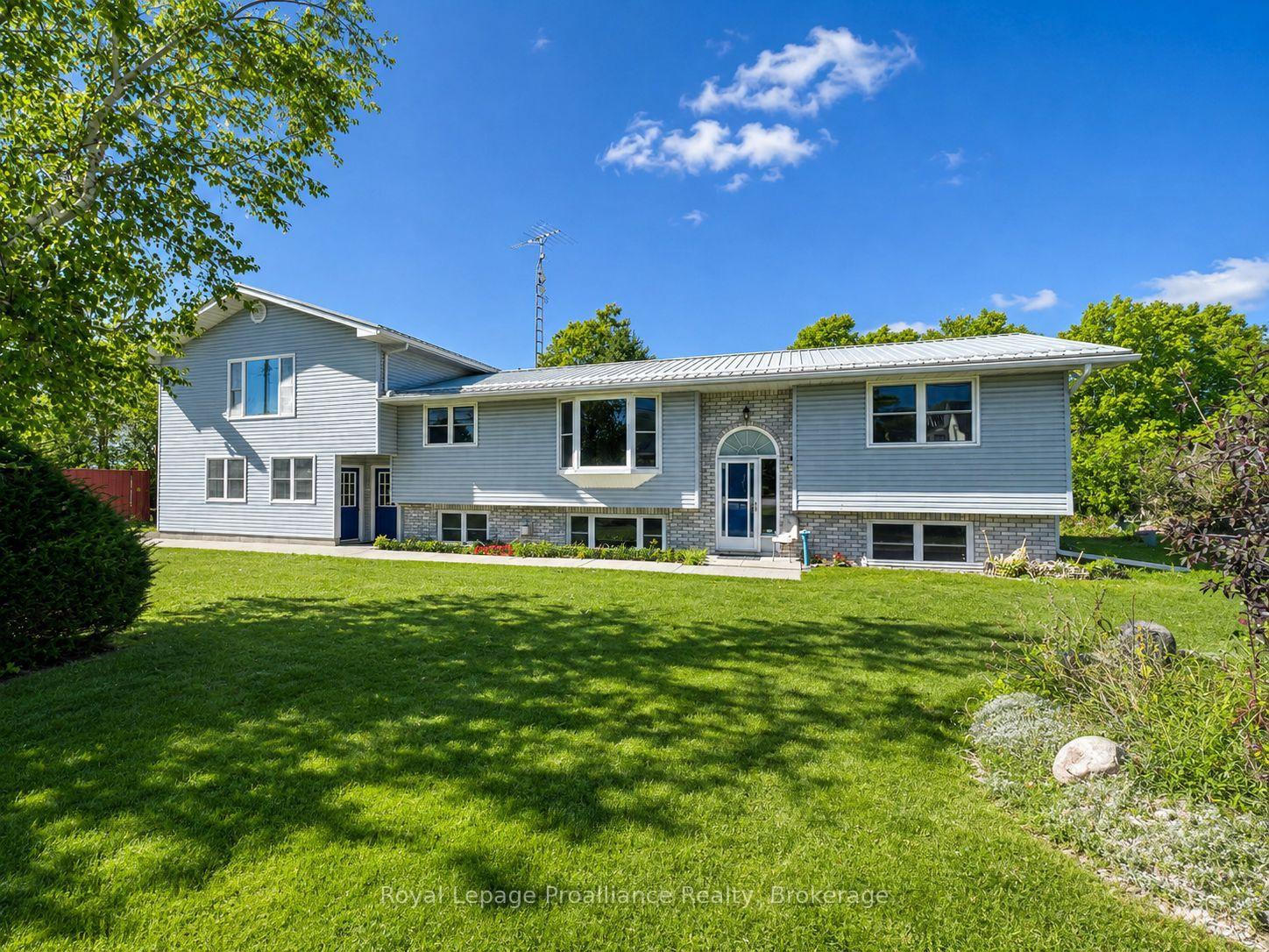 444-county-road-19-prince-edward-county-ontario-x13686334