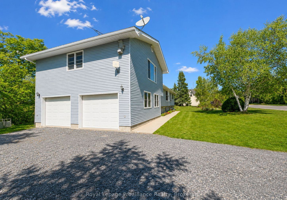 444-county-road-19-prince-edward-county-ontario-x13686334