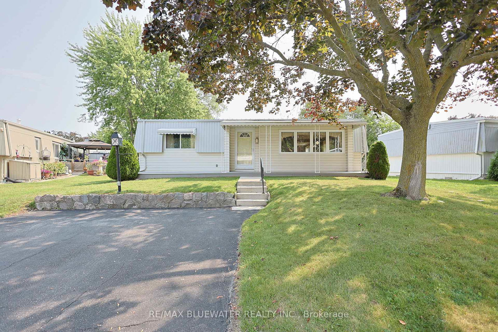 254-highland-springs-south-huron-ontario-x13686638