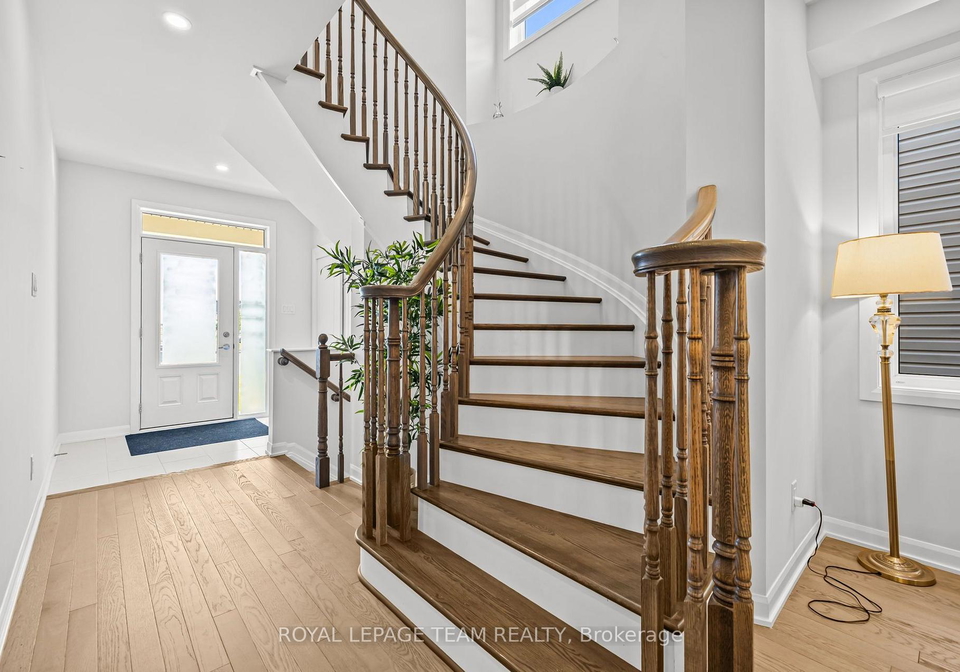70-ralph-erfle-way-ottawa-ontario-x13686654
